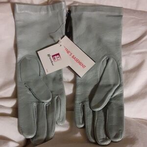 NWT Grandoe Stylish L.Blue Pearly Leather Gloves for Women Sz 7